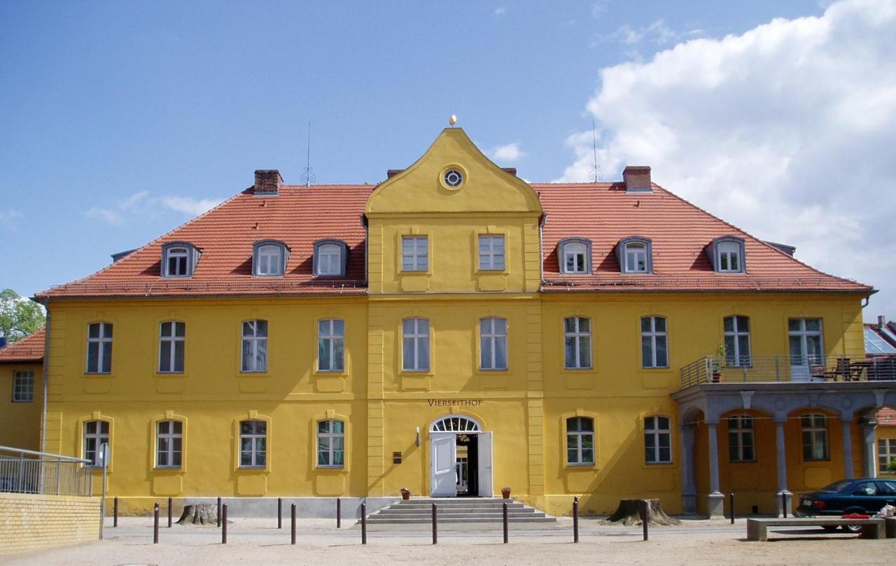 Hotel Vierseithof Luckenwalde Eksteriør bilde